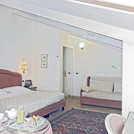 Hotel Kursaal 3*