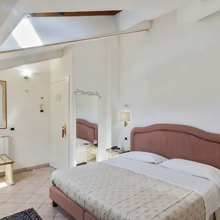 Hotel Kursaal 3*